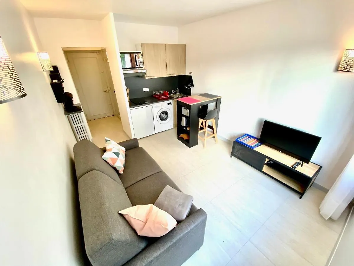CHÂTEAU PICAUD - MAGNIFIQUE STUDIO -à 2min DU BORD DE MER Cannes 0*,  France